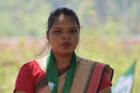 इंजीनियरिंग कर नौकरी ढूंढ रही थीं चंद्राणी बन गईं सबसे कम उम्र की महिला सांसद News18 हिंदी