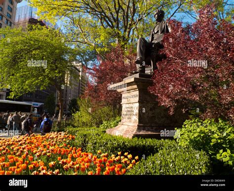 Statue In Madison Square Park Stock Photo Alamy