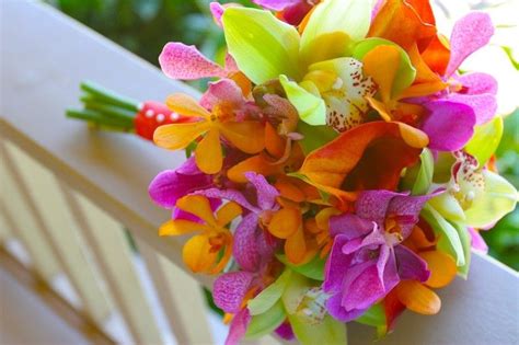 Picking The Right Flowers For Your Diy Wedding Floral Trends Diy