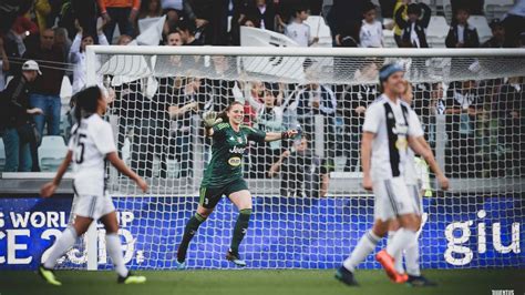 Così è anche per laura giuliani, portiere della juventus women e della nazionale, che ha conquistato di diritto un posto tutto per sé tra il pubblico che hanno percepito quanto sia inevitabile la separazione. Women: campeonato, las palabras de Laura - Juventus