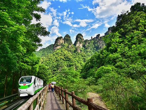 Zhangjiajie national forest park is the place you actually come for. Zhangjiajie National Forest Park, Wulingyuan Scenic Area ...