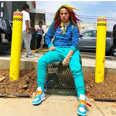 6ix9ine Today In Los Angels With His New Hair And Chain Hot100