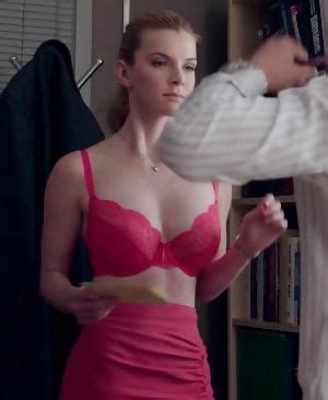 Betty Gilpin Nurse Jackie Hd Porn Pics