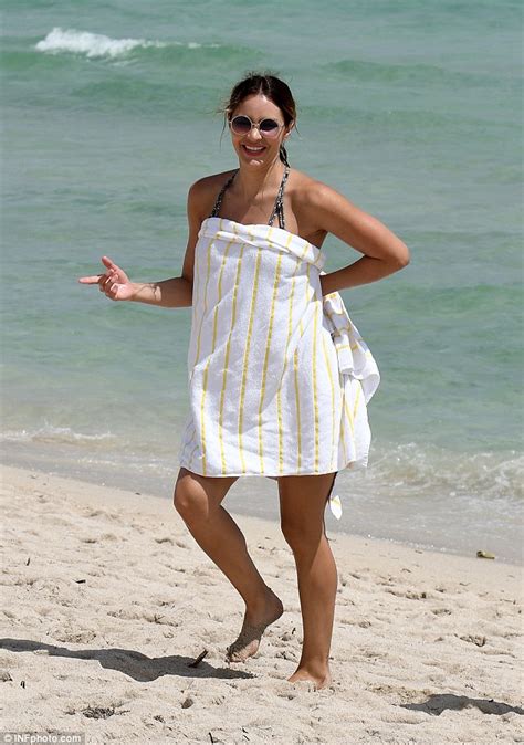 Katharine Mcphee Shows Off Her Incredible Beach Body On Miami Beach