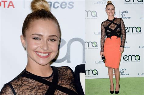 Peek A Boob Newly Engaged Hayden Panettiere Shows Off Her Bra In
