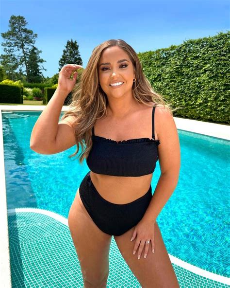 Jacqueline Jossa Praised By Fans As She Strips Off For Sizzling Swimwear Snap Daily Star