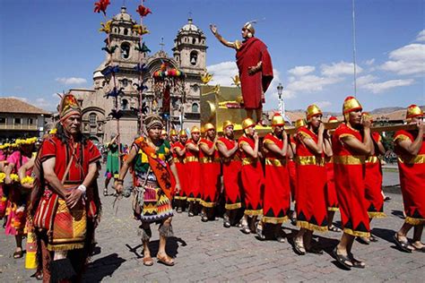Hoy familias andinas y amazónicas en todo el perú agradecen al sol por la vida. Disfruta del Inti Raymi: La fiesta del Sol en Cusco