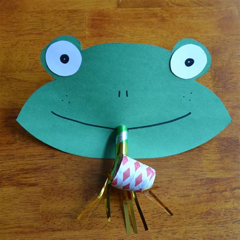 East Coast Mommy Funny Frog Face Preschool Craft