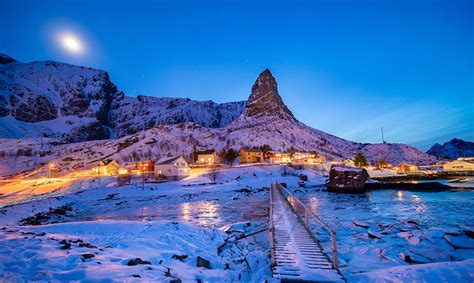 Fotos Von Lofoten Norwegen Reine Winter Felsen Brücke Schnee Abend