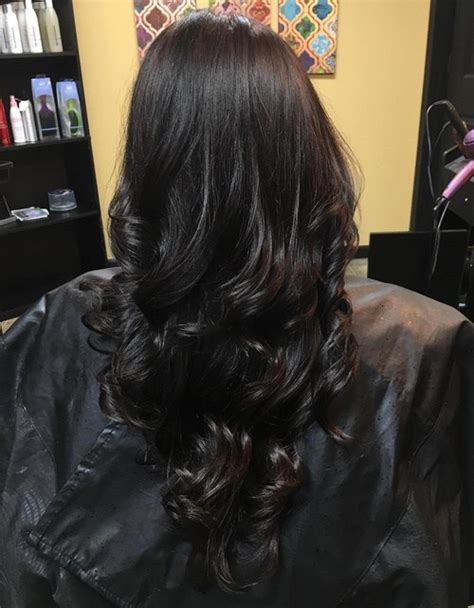 Once cut this hairstyle looks great curled. 40 V-Cut and U-Cut Hairstyles to Angle Your Strands to ...