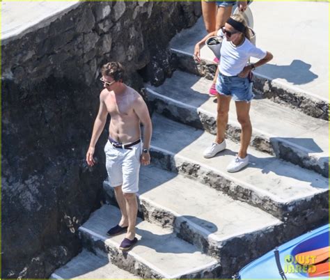 Eddie Redmayne Goes Shirtless Shows Off Toned Body In Italy Photo