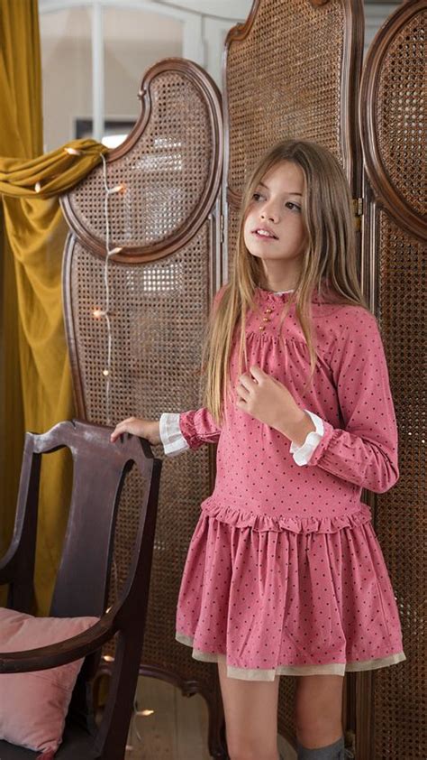 Her Dress Is So Nice💖 Little Girls In The Palace Girl Lanidorcom