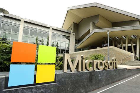 Microsoft To Start Bringing Workers Back To Headquarters The