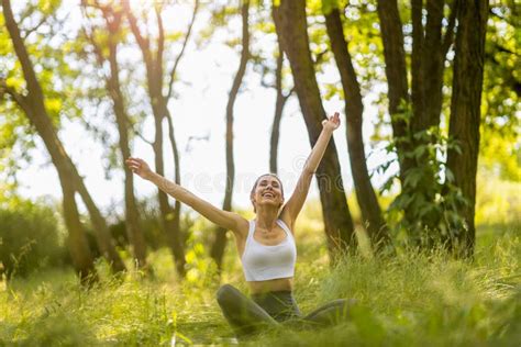 Fit Young Woman Exercising In Nature Stock Image Image Of Healthy Casual 187670721