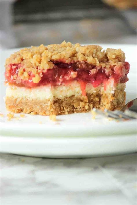 Strawberry Rhubarb Streusel Cheesecake Bars And They Cooked Happily