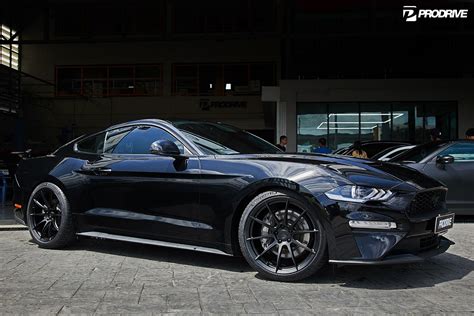 Ford Mustang S550 Black With Bc Forged Kl13 Aftermarket Wheels Wheel