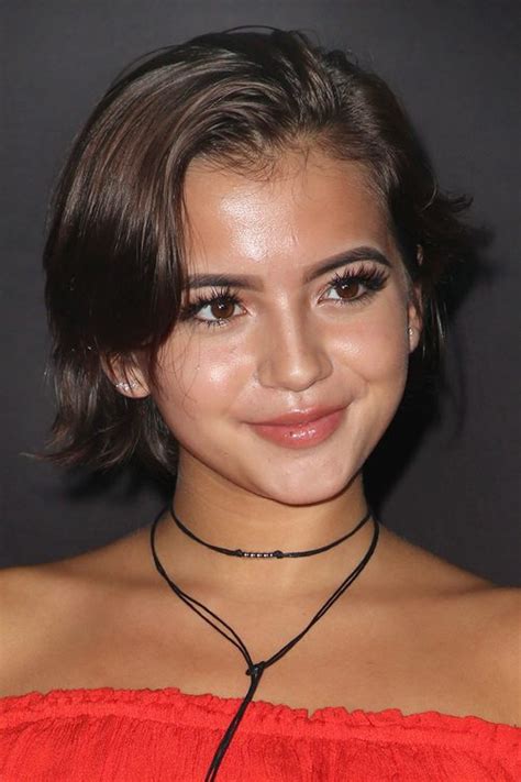 isabela moner s hairstyles and hair colors steal her style
