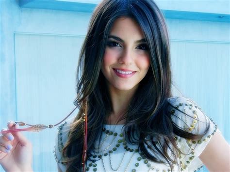 Victoria Justice Height And Weight Measurements