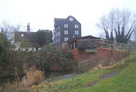 Bosmere Mill And Lock Near Needham Lake © Andrew Hill Geograph
