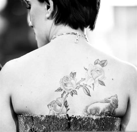 Scarlett Johanssons 8 Tattoos And Their Meanings Body Art Guru