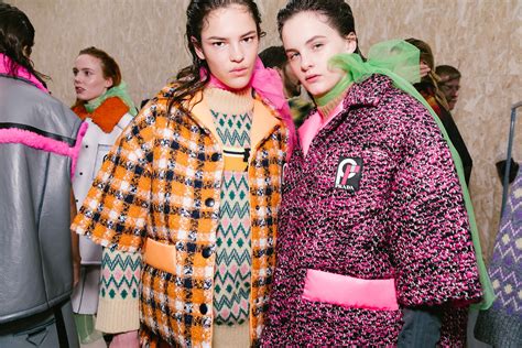 the best backstage photos from milan fashion week fall 2018 fashion milan fashion week