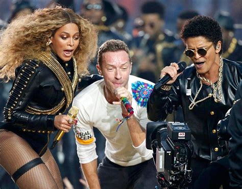 La Actuación De Coldplay Beyoncé Y Bruno Mars En La Super Bowl 2016