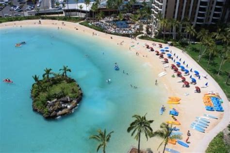 Paradise Pool With Waterslides Picture Of Hilton Hawaiian Village