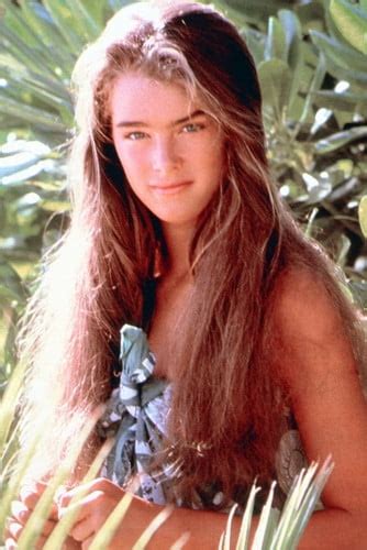 Brooke Shields Sexy Bare Shouldered Pose The Blue Lagoon X Poster