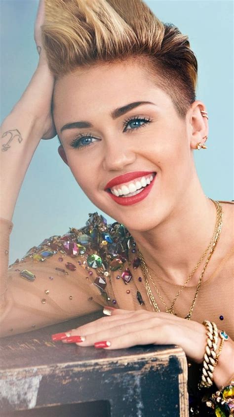 Red Lips Smile Miley Cyrus 750x1334 Wallpaper Miley Cyrus Miley