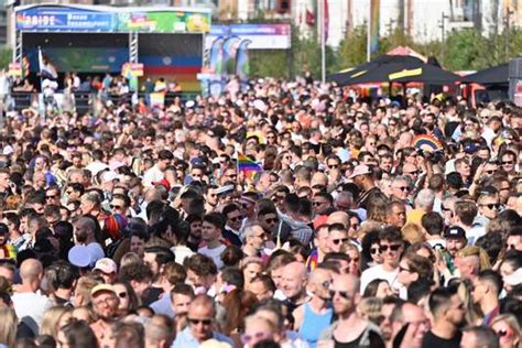 herbeleef antwerp pride parade lokt maar liefst 140 000 mensen
