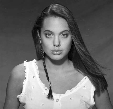 Angelina Jolie Repasamos 40 De Sus Looks Más Icónicos Foto