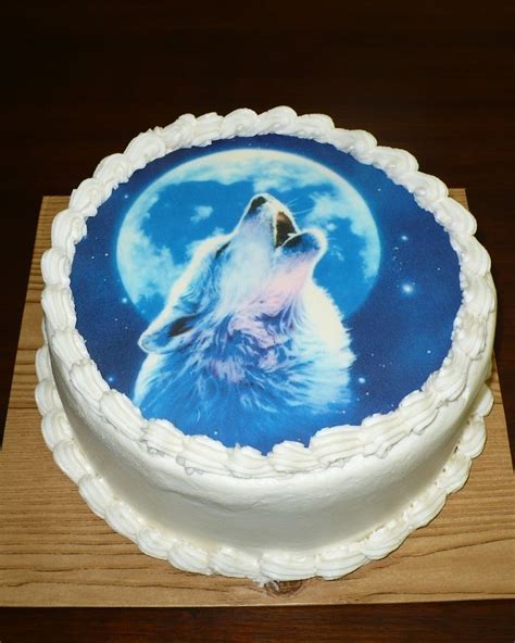 Pin Howling Wolf Cake By Oakleygirl77 Cakesdecorcom Decorating Cake On
