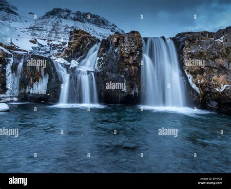 Kirkjufellsa Waterfall And Kirkjufell Western Iceland Stock Photo Alamy
