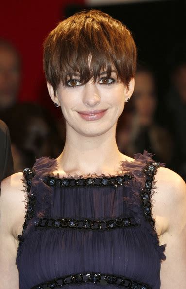 Anne Hathaway 2014 Short Hairstyles Shortcut With Bangs