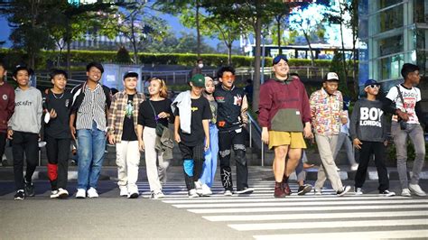Citayam Fashion Week In Indonesia And How The Suburb Street Fashion