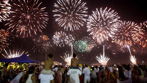 New Years Eve Party Draws Over 700000 Tourists To Rio