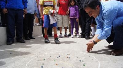 Juegos tradicionales de ecuador unach youtube. Juegos de mi Tierra: Jugando con bolas