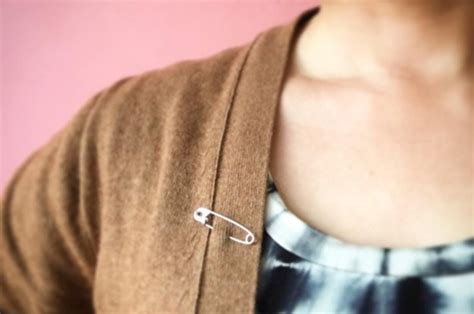 People Are Wearing Safety Pins In Solidarity After The Us Election