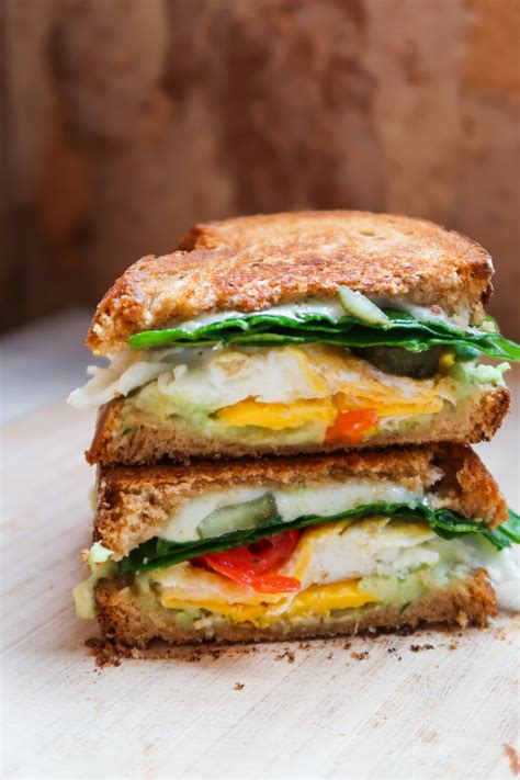 Healthy Avocado Egg Breakfast Sandwich