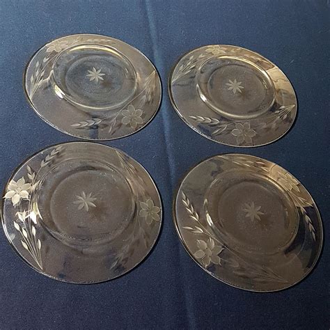 Set Of 4 Clear Glass Side Plates Etched Flowers Leaves Star Dessert