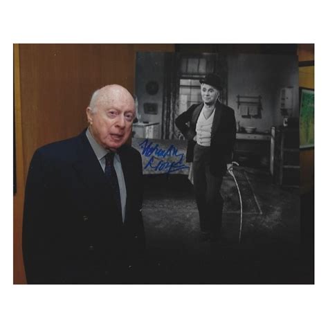 Lloyd was born norman perlmutter on november 8, 1914 in jersey city, new jersey, though he was raised in brooklyn. Autographe Norman LLOYD (Photo dédicacée)