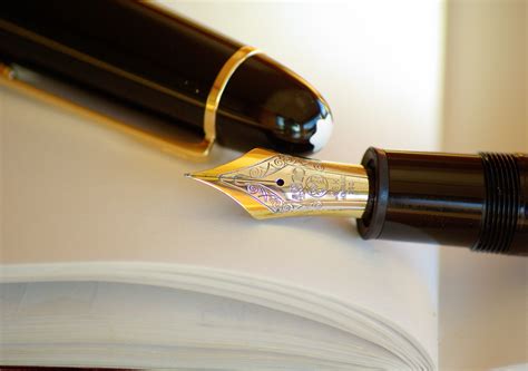 Wallpaper Id 223504 A Macro Shot Of The Nib Of A Fountain Pen With