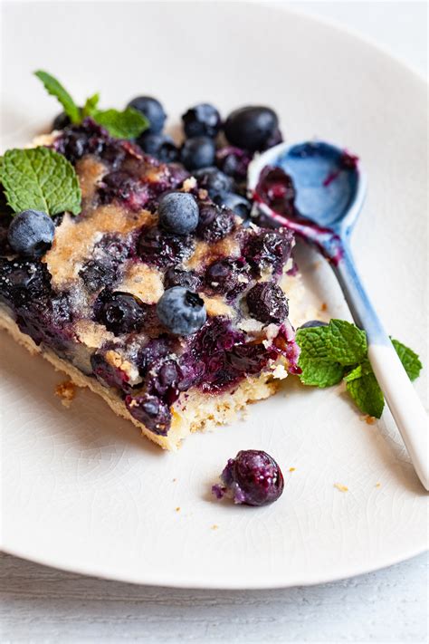 Tarte aux myrtilles et à la crème amandine