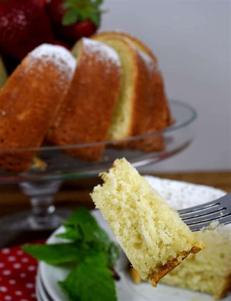 Pound cakes are also my most popular recipes on call me pmc, thanks to my pound cake series where i've tested various different ones. Buttermilk Pound Cake - Lord Byron's Kitchen