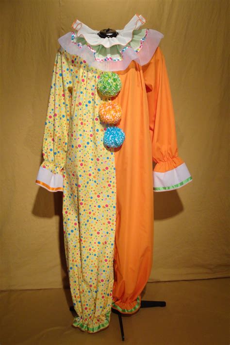 Pin By Vanessa Salour On Models And Photoshoots Clown Clothes Clown Halloween Costumes Cute Clown