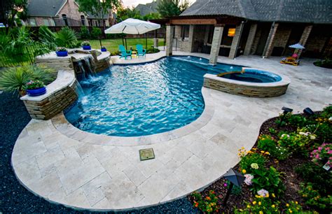 Transitional Curved Cool Pool With Amazing Water Features