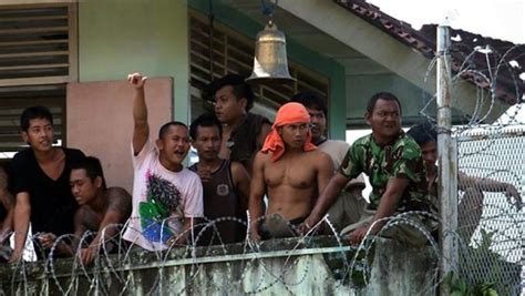 indonesian prison officials begin morning check only to find they re missing four dangerous