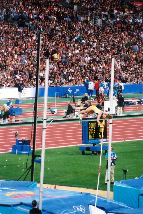 La jeune pépite du saut à la perche armand duplantis vient de battre à seulement 20 ans le record du monde de l'épreuve avec une performance historique à 6,17 l'ancien record était détenu par le français renaud lavillenie depuis plus de six ans avec un saut à 6,16 mètres effectué lors des jeux. Saut à la perche féminin aux Jeux olympiques d'été de 2000 ...