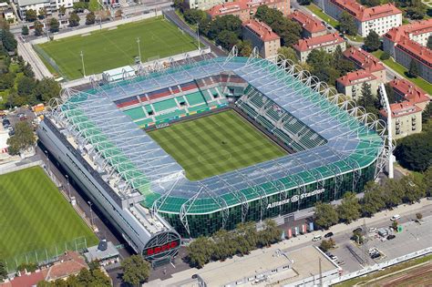 Erfahre mehr über das stadion vom verein sk rapid wien: SK Rapid Wien - Rapid-Wochenende im Allianz Stadion ...