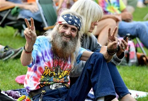 Hippies Young And Old Keep The Real Woodstock Flame Alive Lifestyleinq
